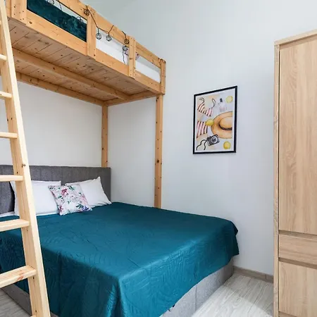 Kolejowa Z Antresola By Renters Appartement *