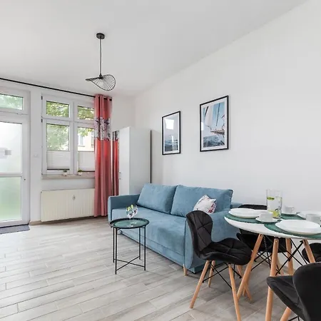 Kolejowa Z Antresola By Renters Appartement