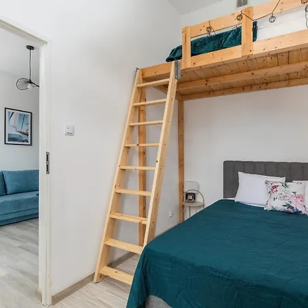 Kolejowa Z Antresola By Renters Appartement *
