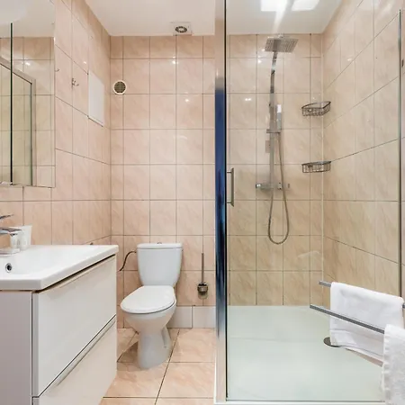 Kolejowa Z Antresola By Renters Appartement