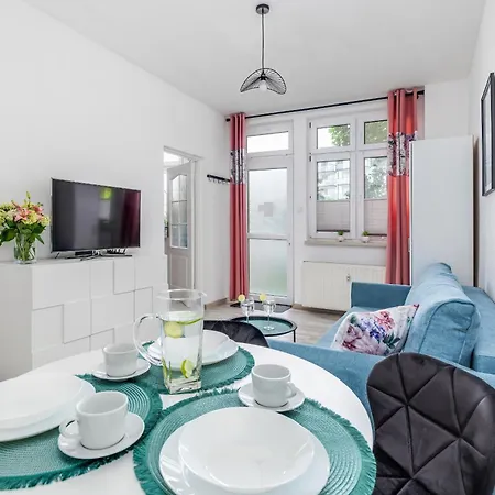 Kolejowa Z Antresola By Renters Appartement